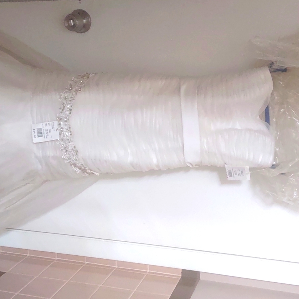 New David's Bridal Wedding Dress